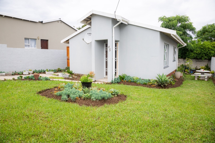 2 Bedroom Property for Sale in Haven Hills Eastern Cape